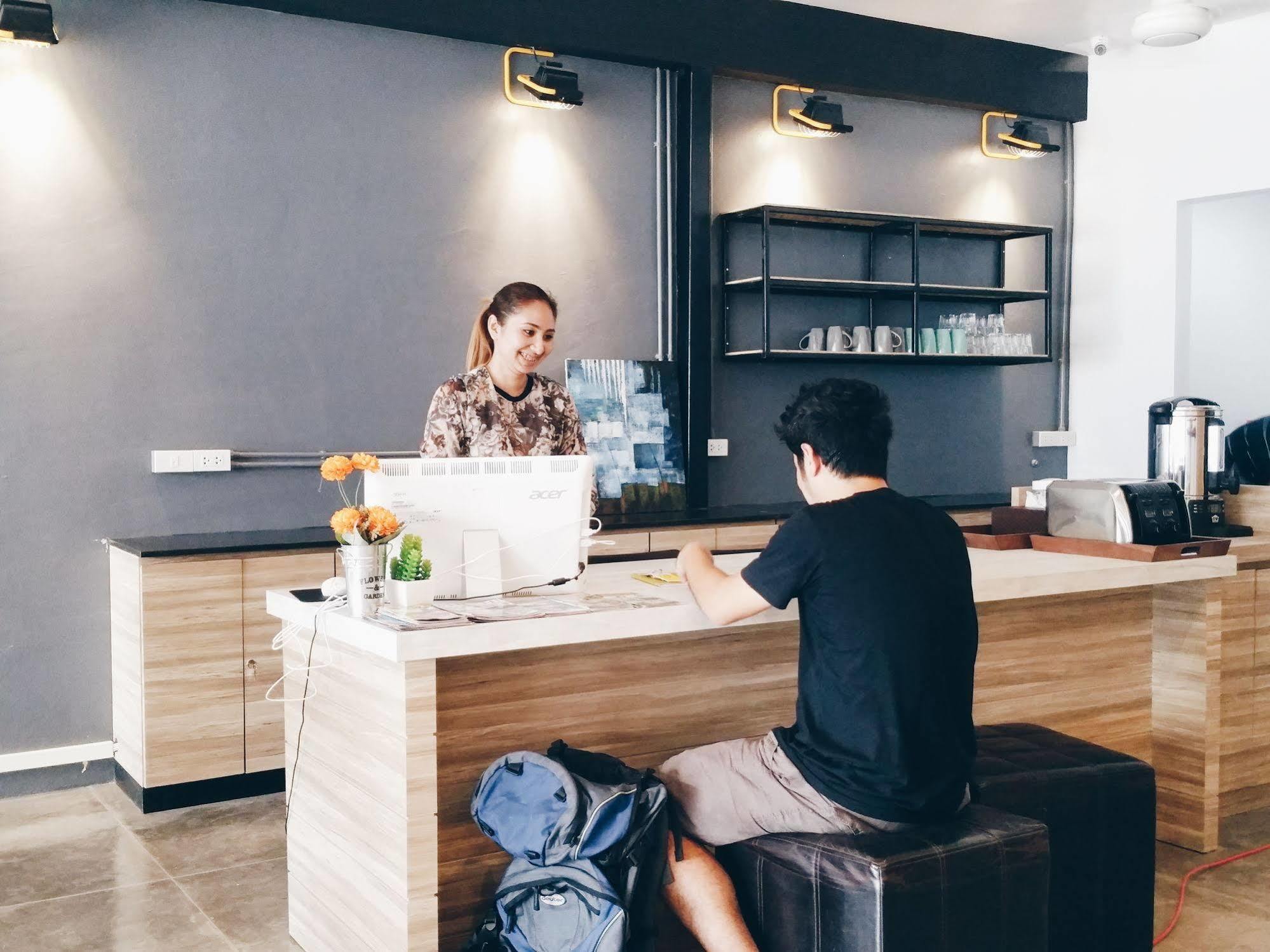 Bed Hostel Phuket Exterior foto